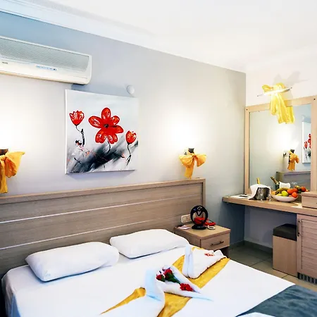 호텔 Nergos Garden 4*